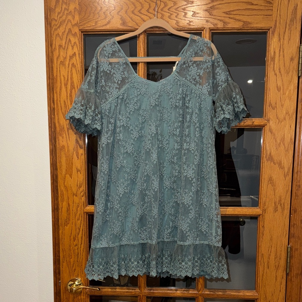 Listicle Teal Lace Dress
